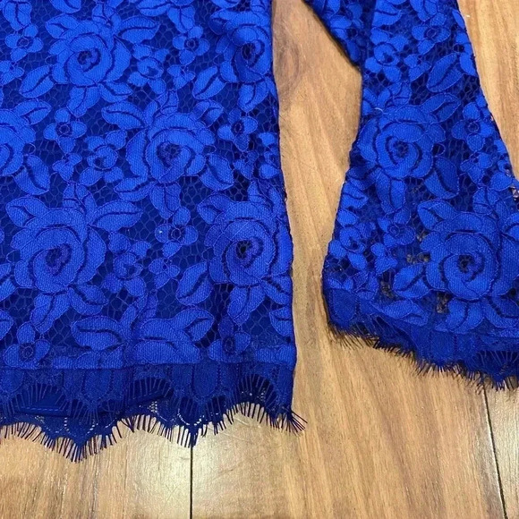Diane Von Furstenberg Cobalt Blue Lace Top Size 0 EUC - Picture 13 of 13